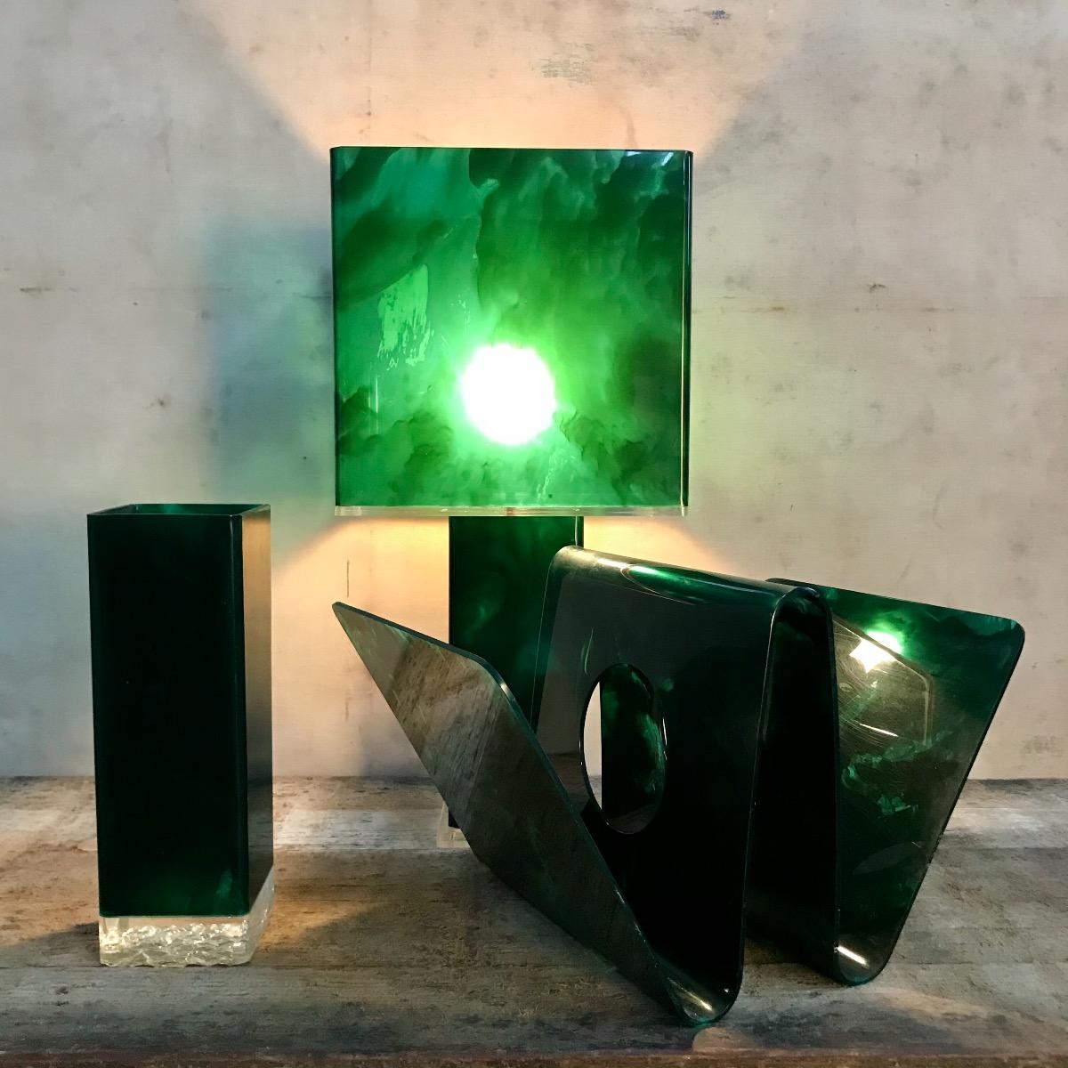 https://www.ericbienaime.com/galleries/lucite-table-lamp-4001122-en-max.jpg