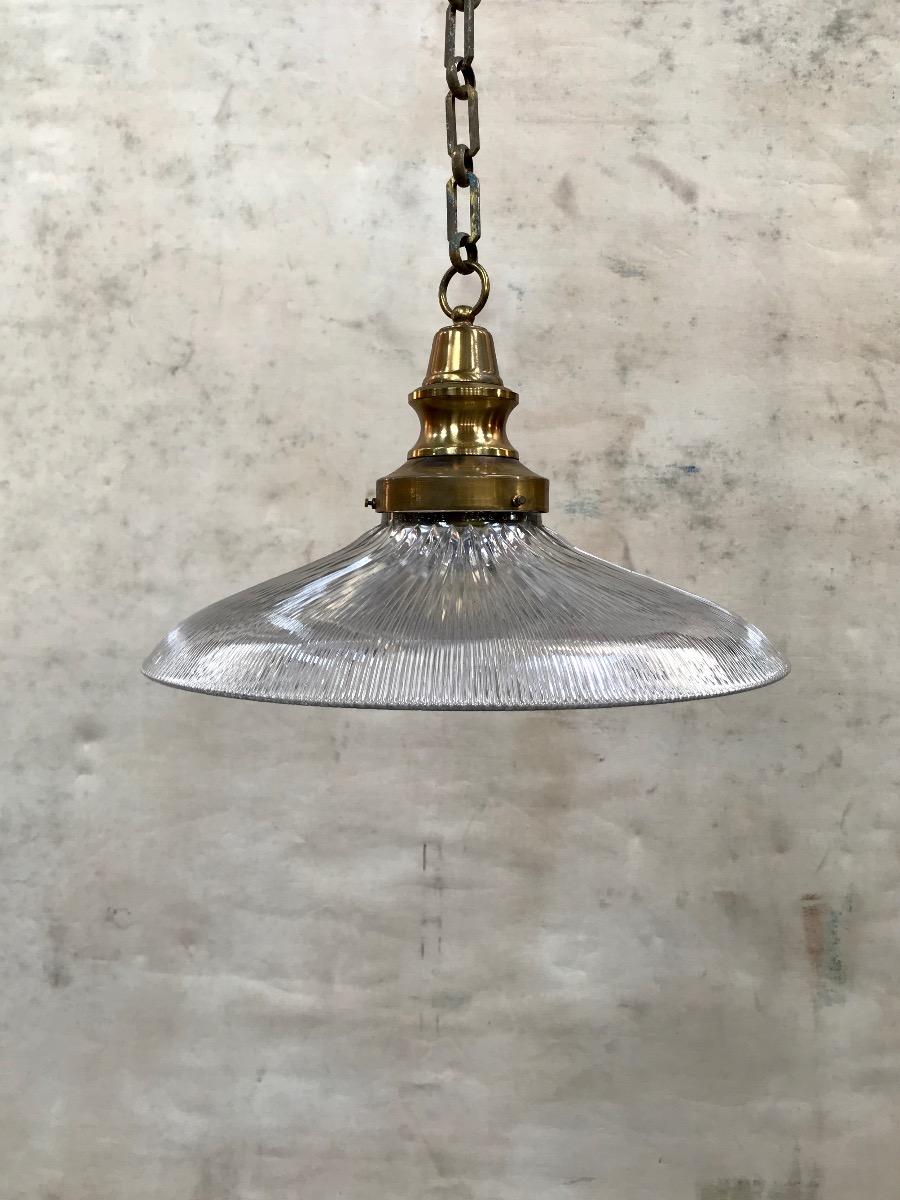 Holophane pendant outlet