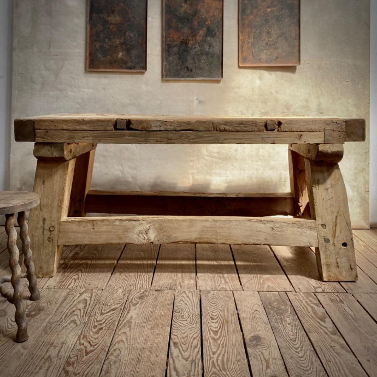 Primitive table