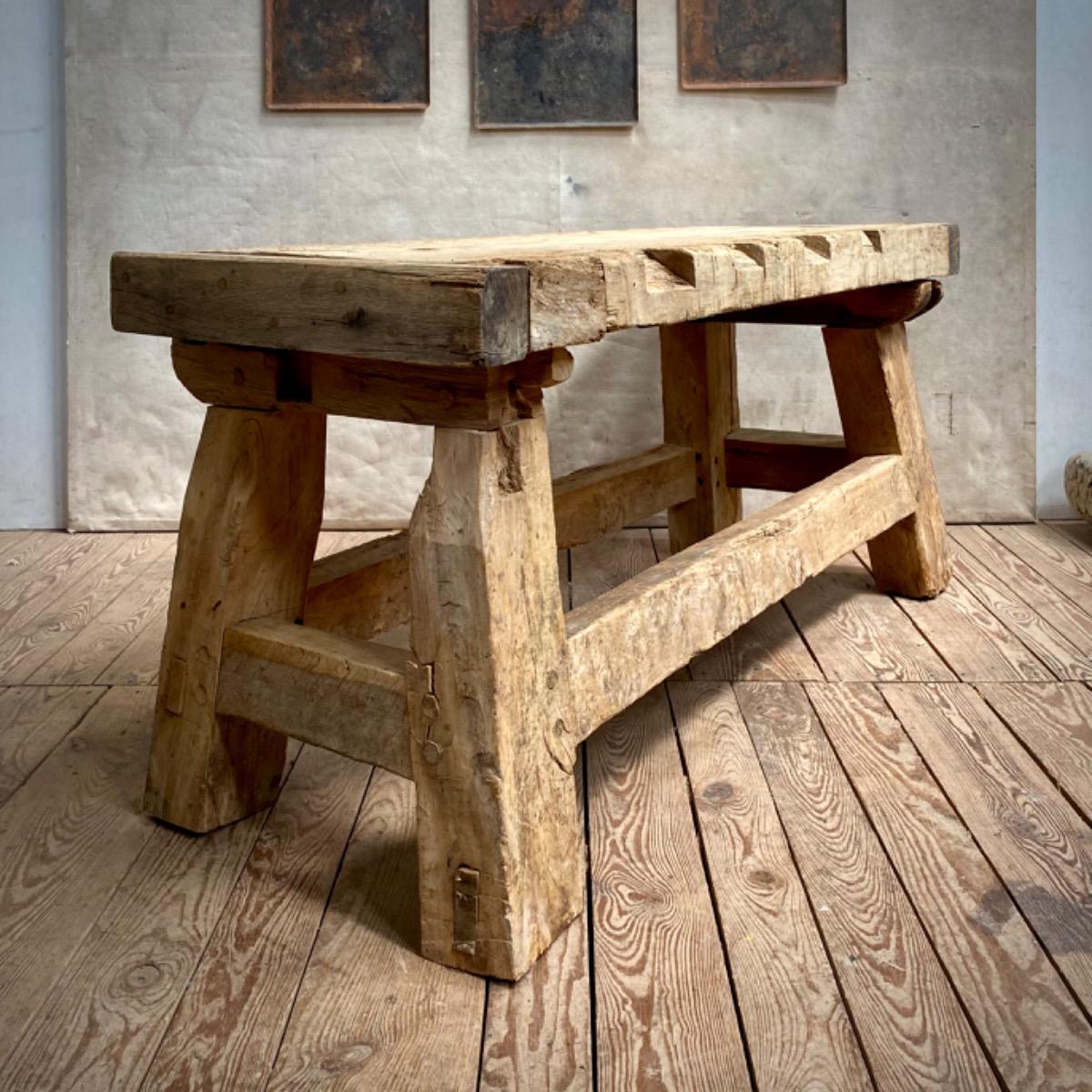 Primitive table