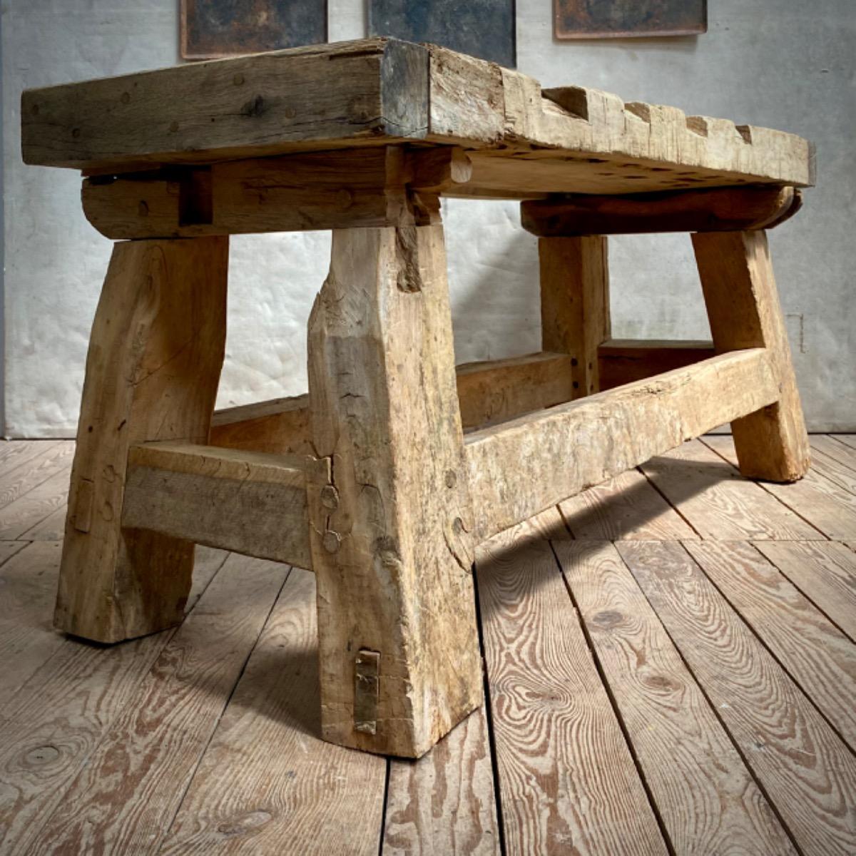 Primitive table